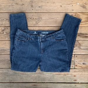 NWOT Liz Claiborne Secretly Slender Slim Leg Jeans